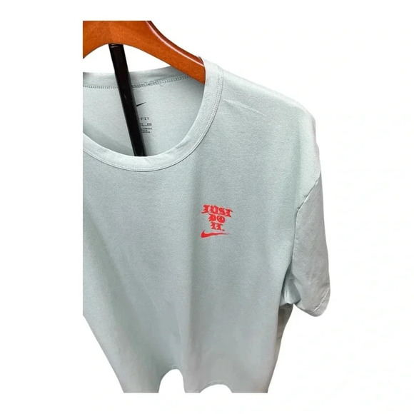 NIKE Dry Fit Tshirt - Picture 3 of 7